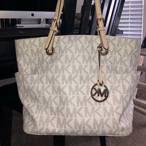 Michael Kors Signature Medium Tote